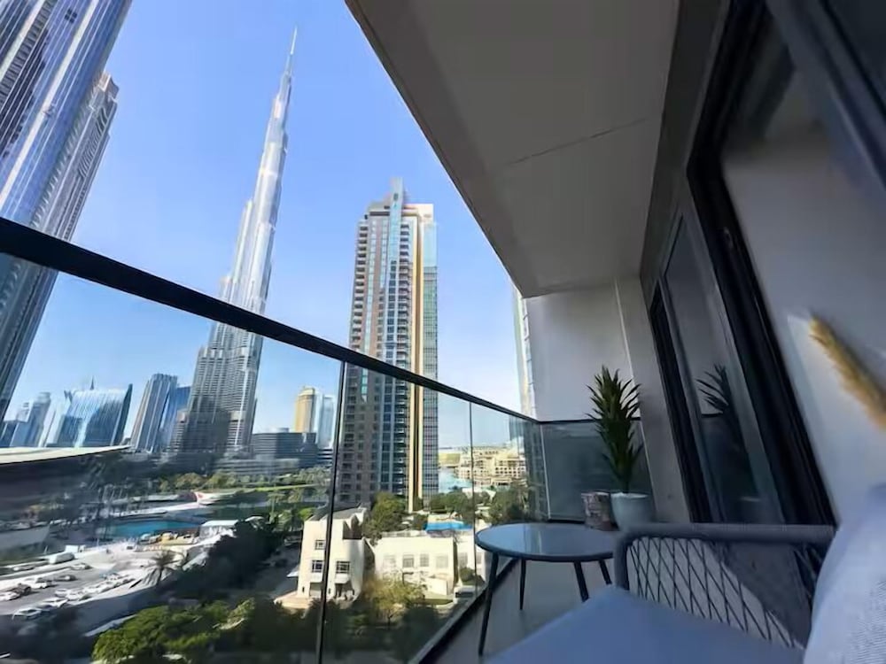 Vogue Act Two near Burj Khalifa Dubai Mall — 4-Star Luxury Hotel in Dubai, United Arab Emirates