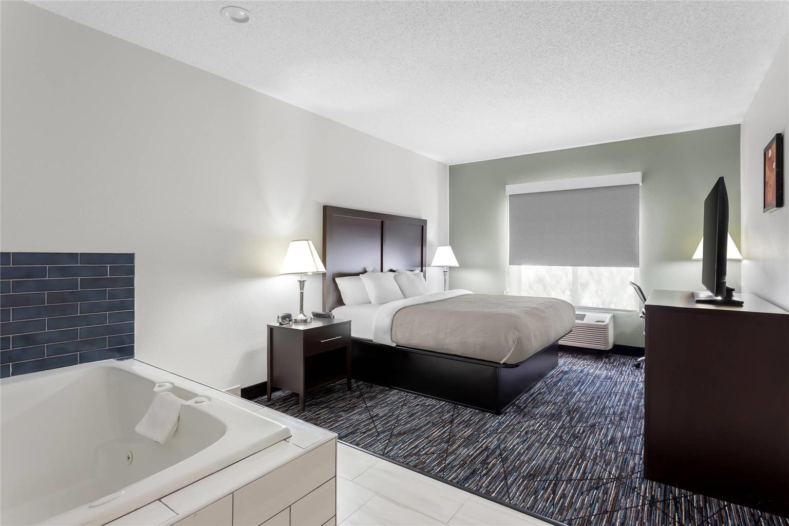 Quality Inn & Suites Niles - photo 79