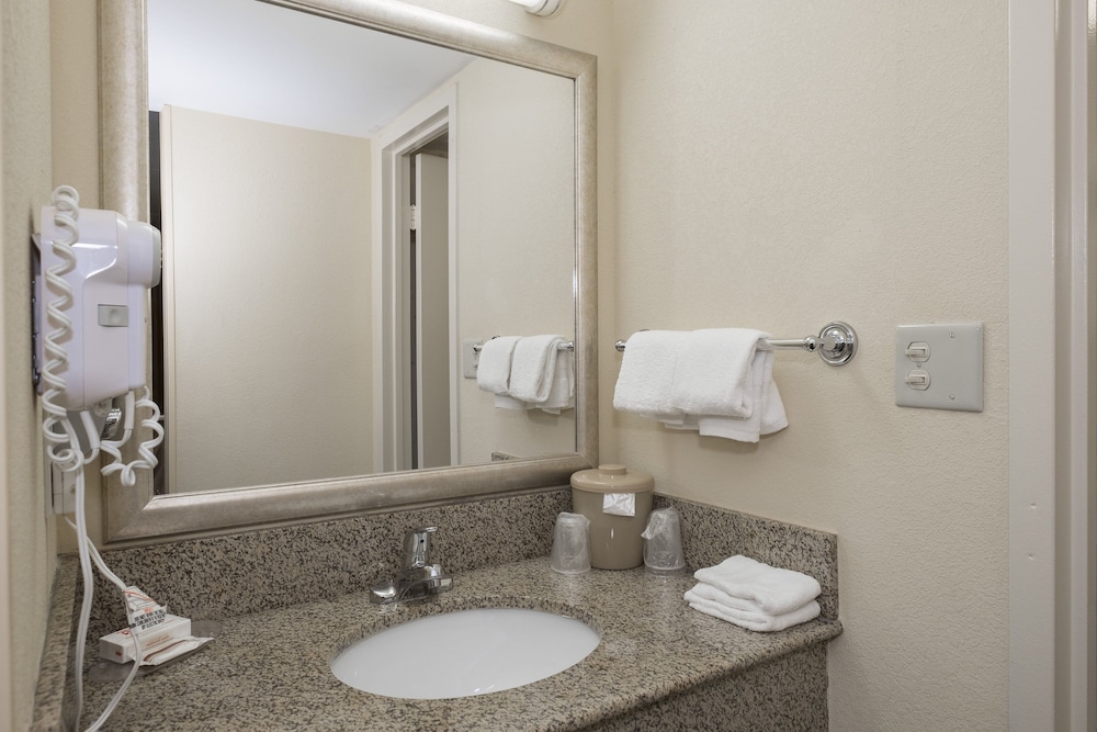 Red Roof Inn Annapolis - photo 29