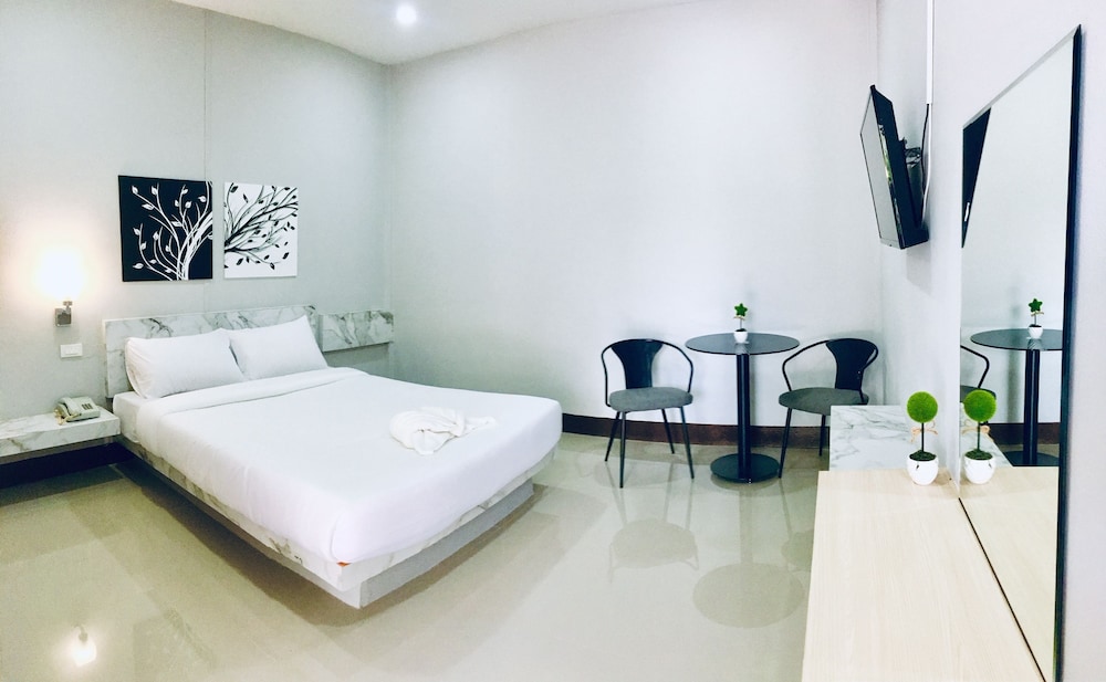 Sweet Hug Hotel in Suphan Buri, Thailand