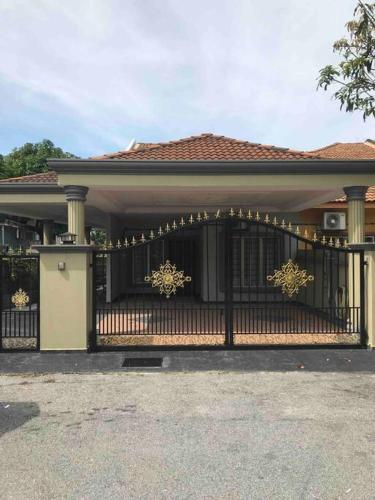 Homestay Islam Bandar Tasik Puteri Rawang — 4-Star Luxury Hotel in Rawang, Malaysia