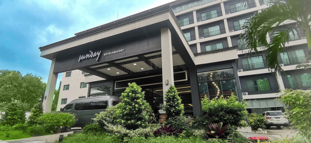 Sunday Hevea Hotel and Resort in Angeles City, Philippines