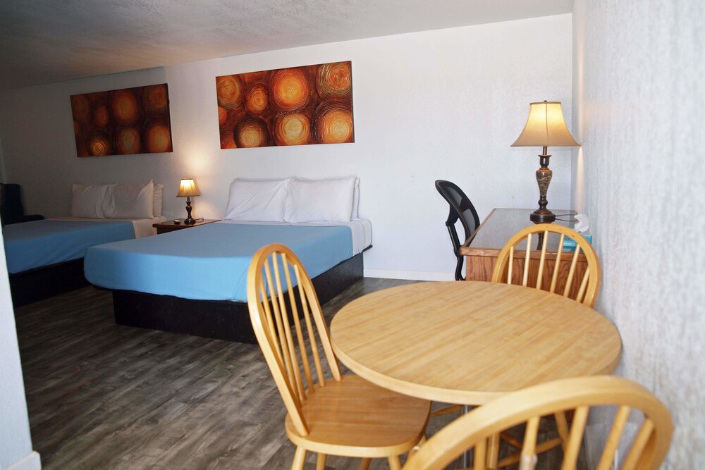 The Oakwood Inn - photo 11