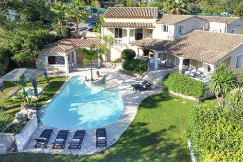 VILLA 330m2 heated pool and Jacuzzi — 4-Star Luxury Hotel in Vallauris, France