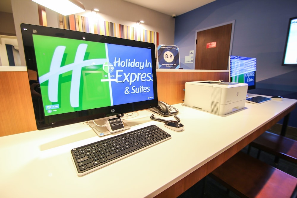 Holiday Inn Express & Suites Miami Airport East by IHG - photo 59