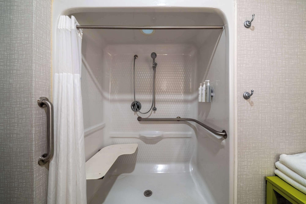 Hampton Inn Dahlgren - photo 25