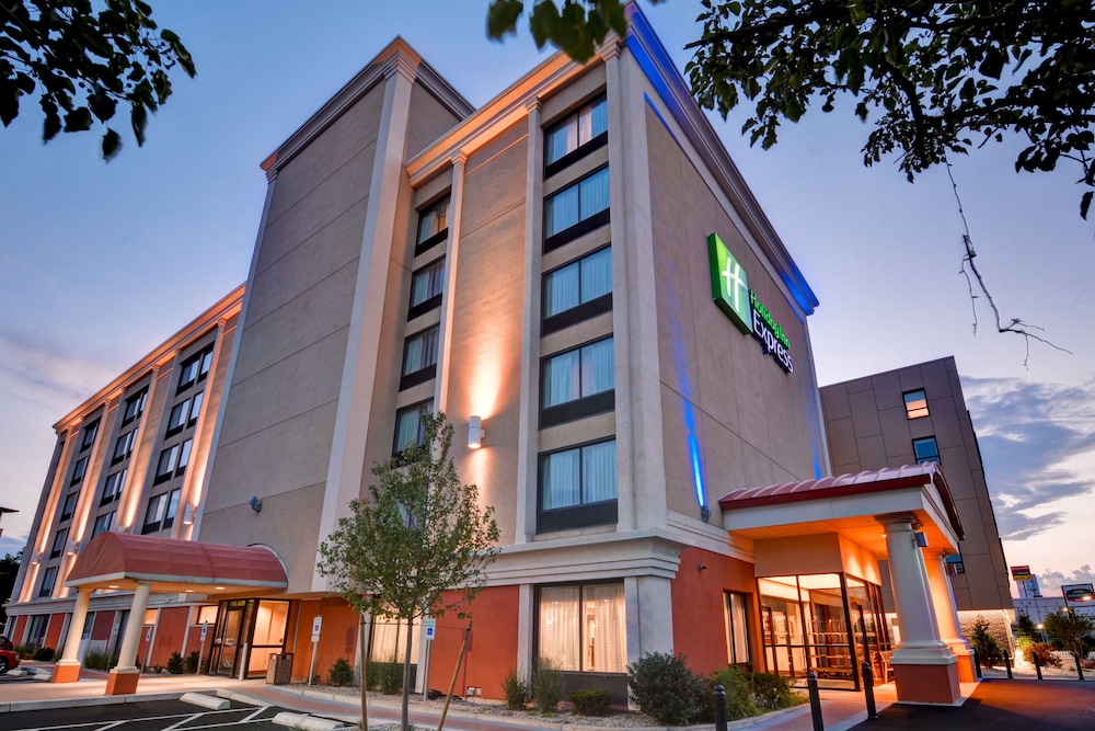 Holiday Inn Express Boston by IHG - photo 79