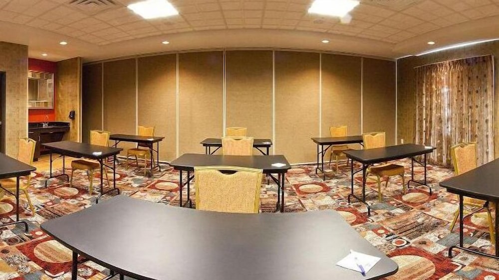 Holiday Inn Express Hotel & Suites Odessa by IHG - photo 35