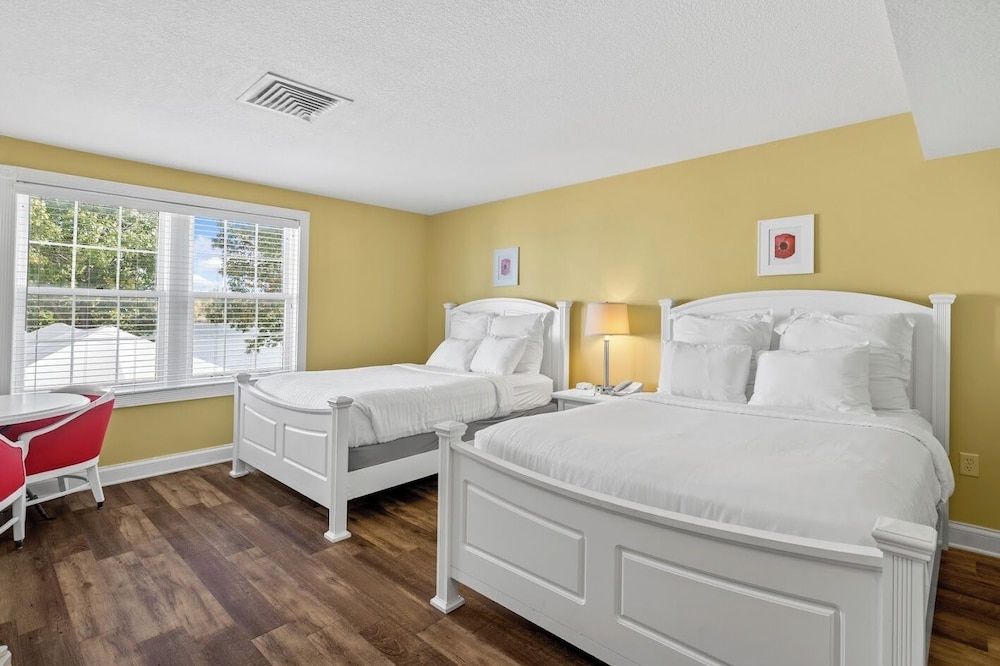 Oakwood Resort - photo 3