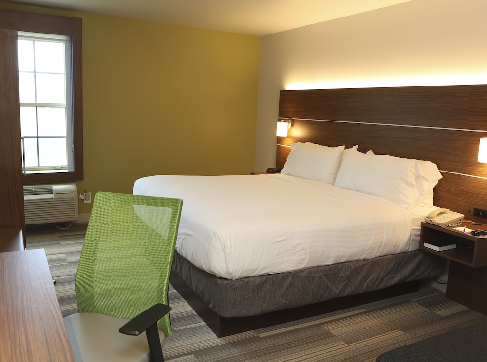 Holiday Inn Express Hotel & Suites Phoenix Airport by IHG - photo 3