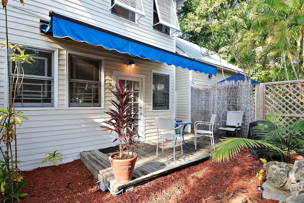 Tranquility by Avantstay Close to Duval St w BBQ & Shared Pool - photo 25