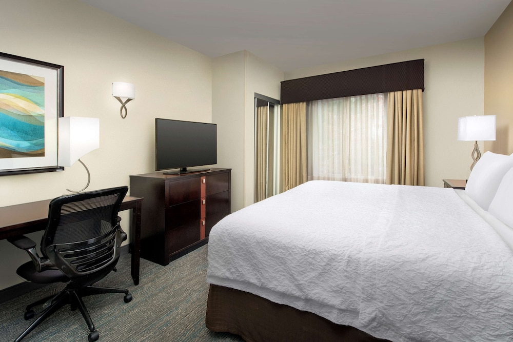 Hampton Inn & Suites Alpharetta - photo 10