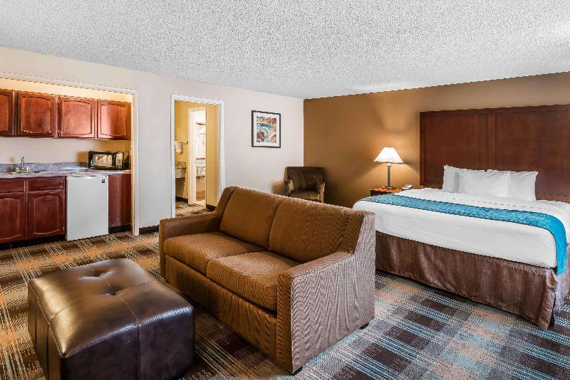 Clarion Inn near JBLM - photo 14