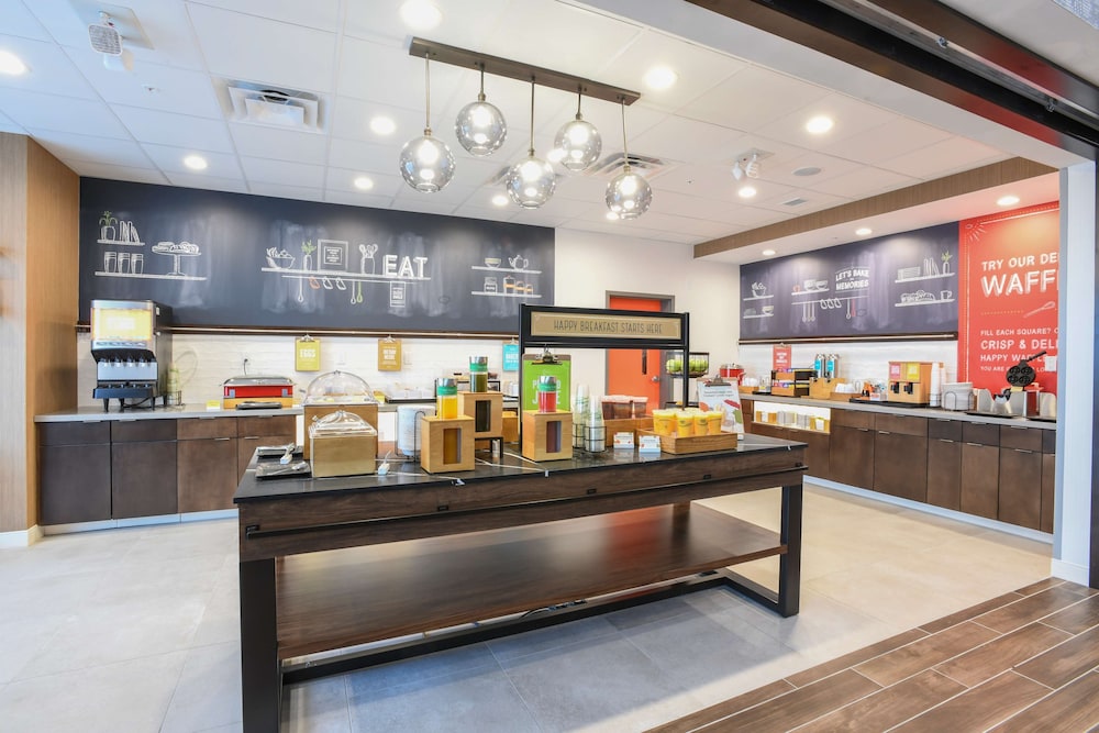 Hampton Inn & Suites Cincinnati Liberty Township - photo 50