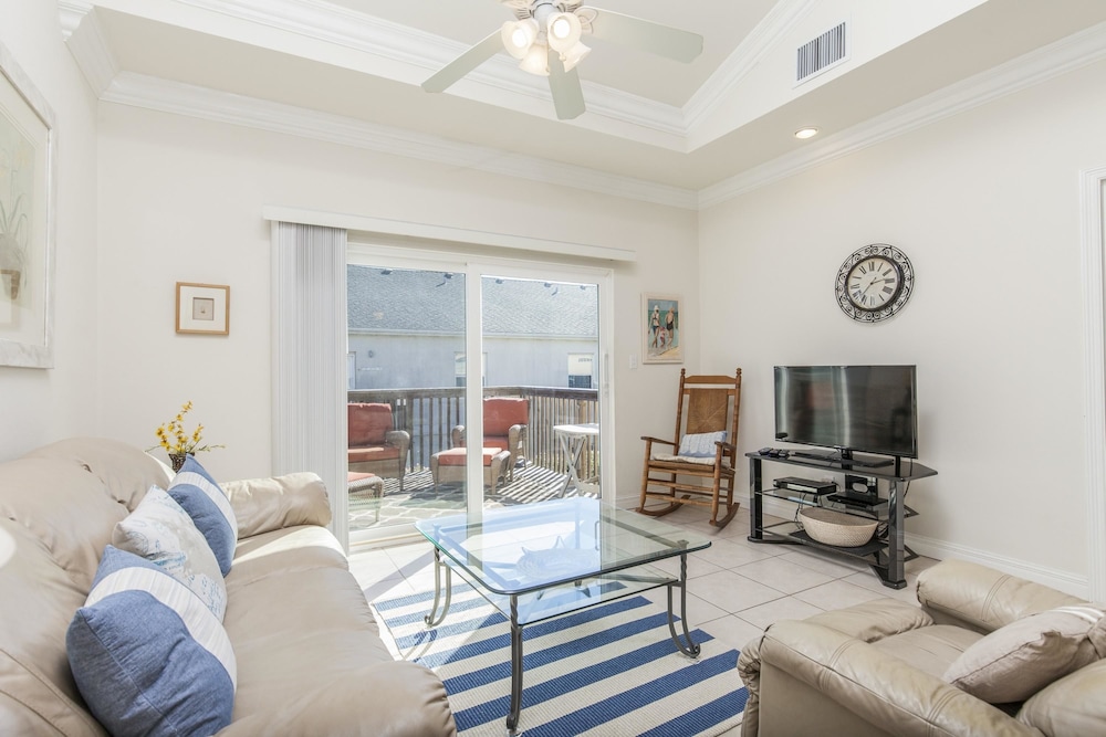 Little Get Away By The Beach Moondancer — 4-Star Luxury Hotel in South Padre Island, United States