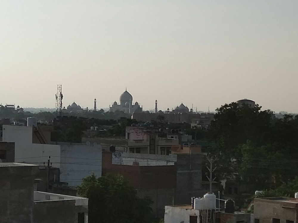 Oyo 12750 Hotel The Jalsa — Agra — photo 2