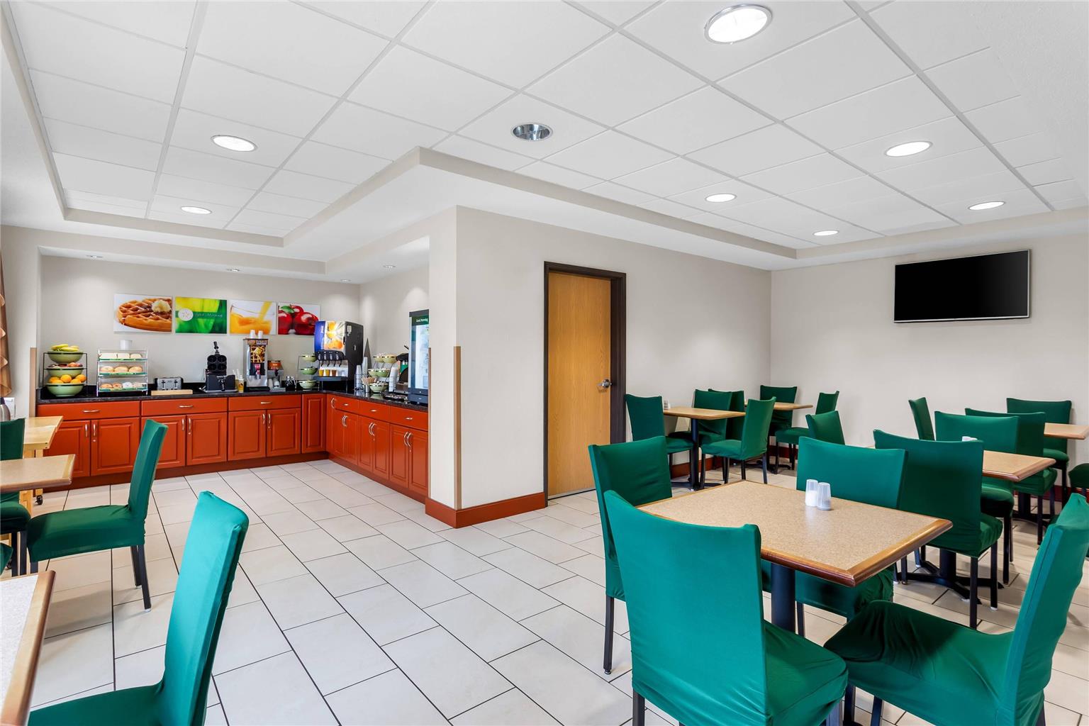 Quality Inn Near Interstate I94 - photo 41