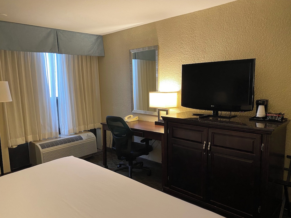 Hotel Indigo Detroit North Troy by IHG - photo 20