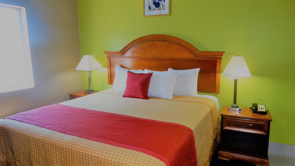 Oak Tree Inn & Suites - photo 17