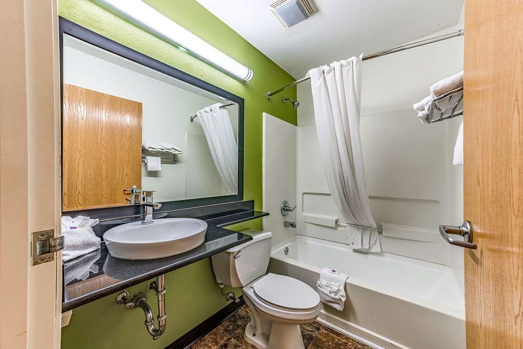 Motel 6 Charlotte NC University - photo 14