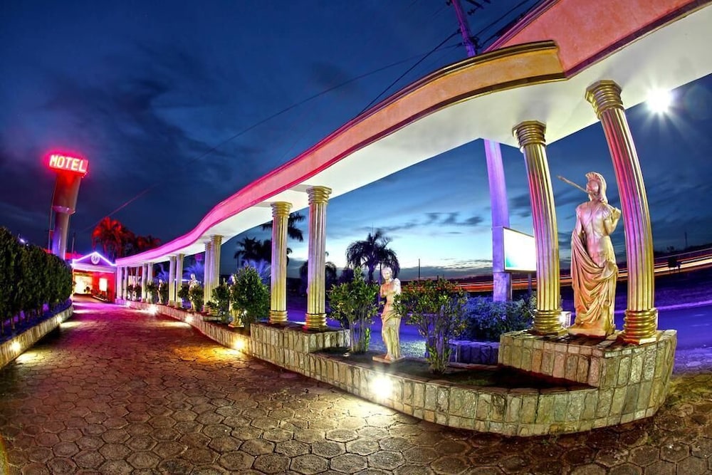 Hotel & Motel Le Baron in Porto Ferreira, Brasil