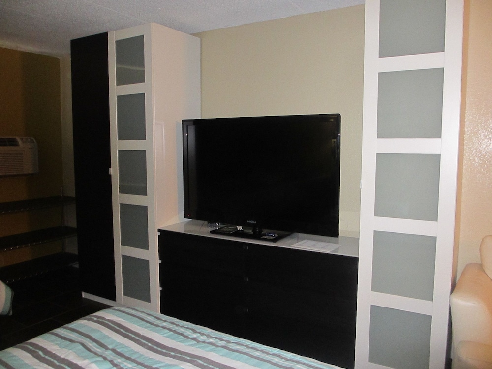 Riverside Suites - photo 14