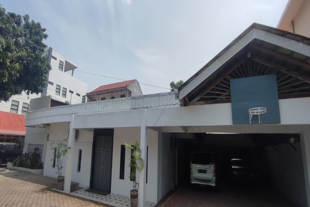 Capital O 93467 Wisma Olo Syariah in Padang, Indonesia