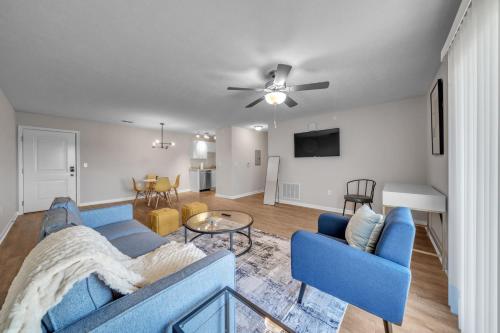 Stonecrest 716 2Bd Apt I Free Parking I Pool — 4-Star Luxury Hotel in New Albany, United States