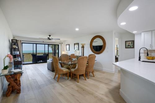 Bandy Beach E101 Beachfront 3BR Townhome in Sanibel, United States
