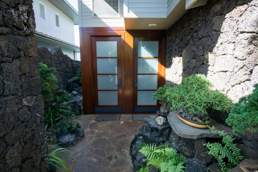 Hale Kipa Perched On The Bluffs - photo 13