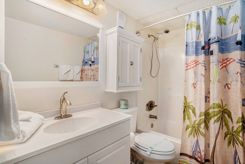 1004 Waters Edge Resort 1 Bedroom Condo by RedAwning - photo 7