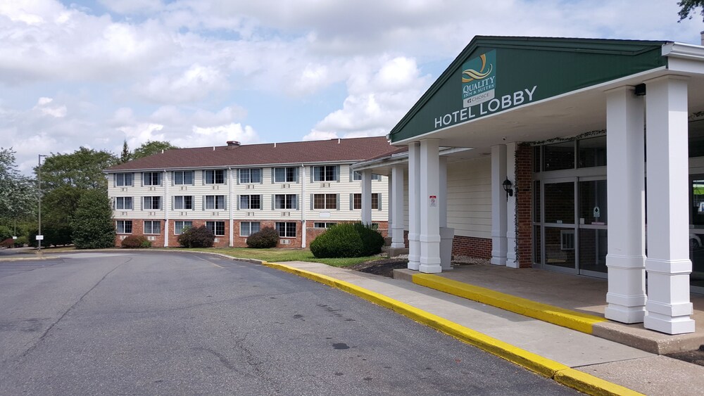 Quality Inn & Suites Hotel West Chester — hotel in West Chester