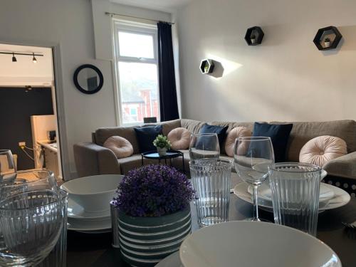 Windsor 4 Spacious beautiful 4 bdrm maisonette nr Ncle free wifi free parking — 4-Star Luxury Hotel in Gateshead, United Kingdom