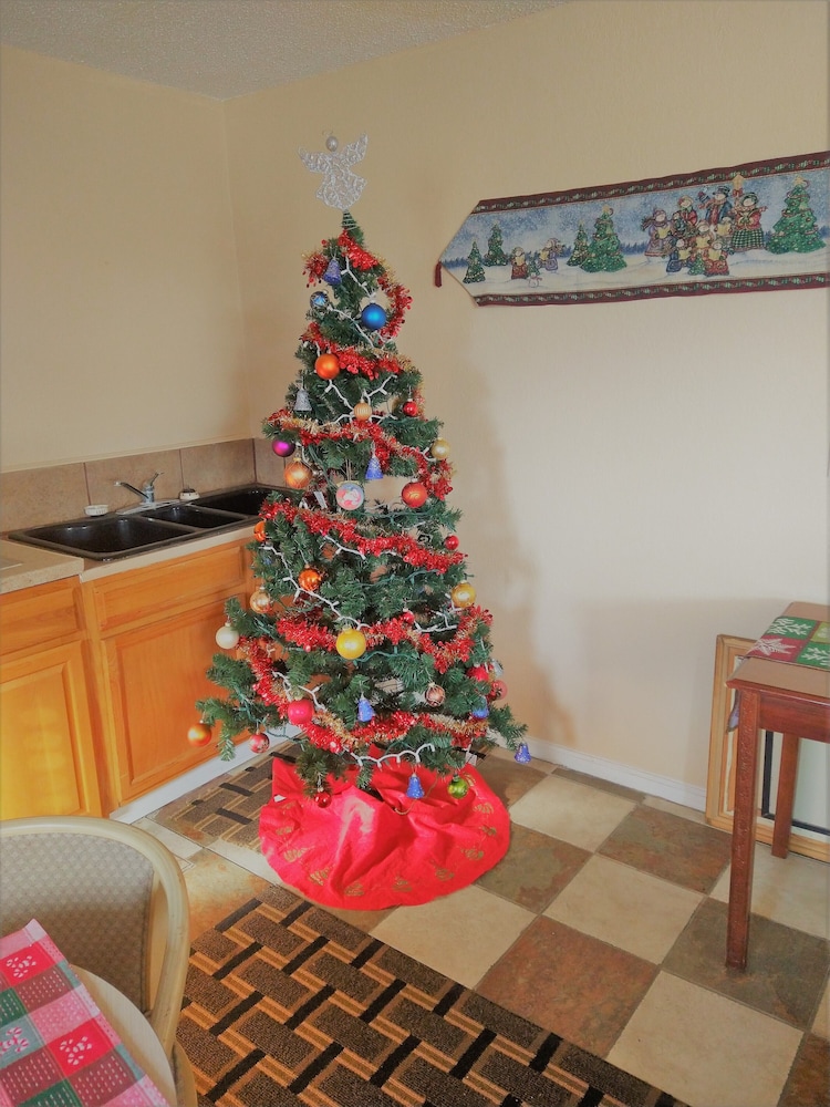 Grand View Plaza Inn & Suites - featured photo