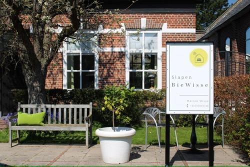 Slapen bie Wisse — 4-Star Luxury Hotel in Kamperland, Netherlands