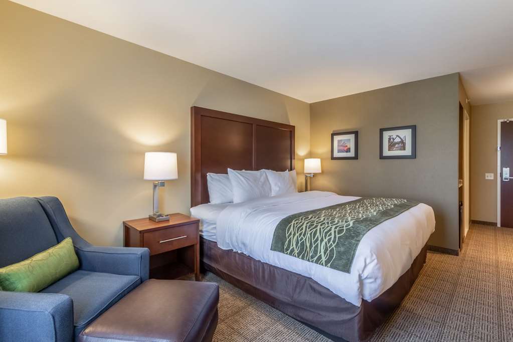 Comfort Inn & Suites Harrisburg Airport Hershey South - photo 12