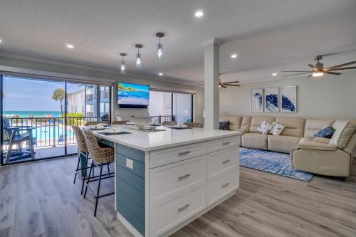 Beach front view and only steps to the white sandy beach in Holmes Beach, United States