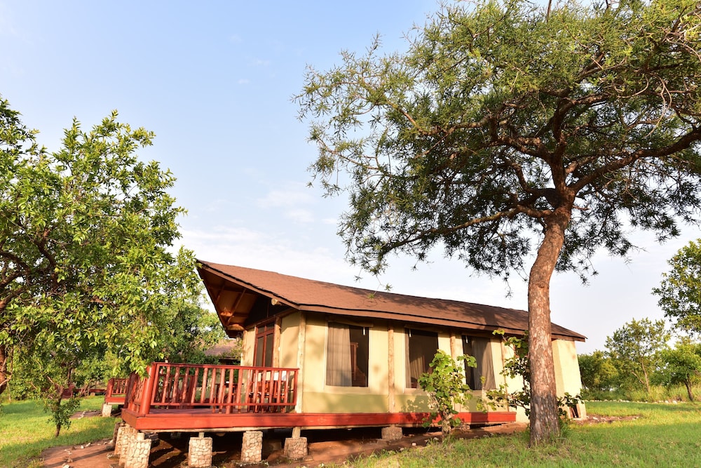 Elephant Rock Luxury Camp Tarangire — 4-Star Luxury Hotel in Arusha, Tanzania