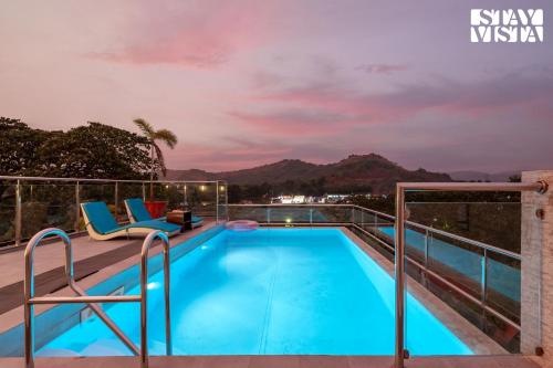 StayVista at Nova Nest with Rooftop Pool in Lonavla, India