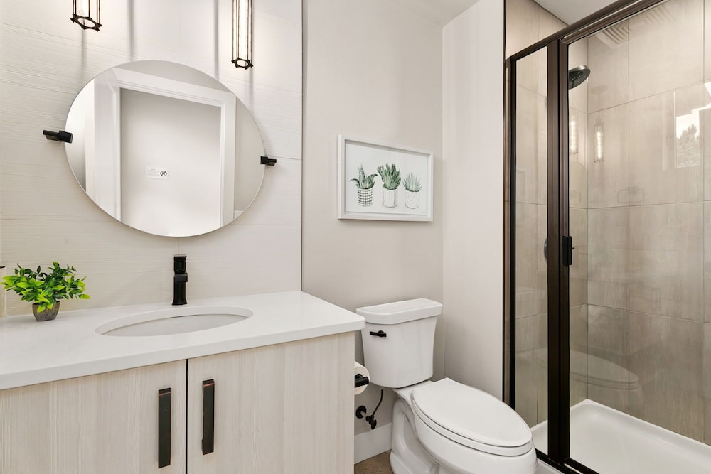 Old Town Modern New Build: Rftp Spa W Mtn Views - photo 16
