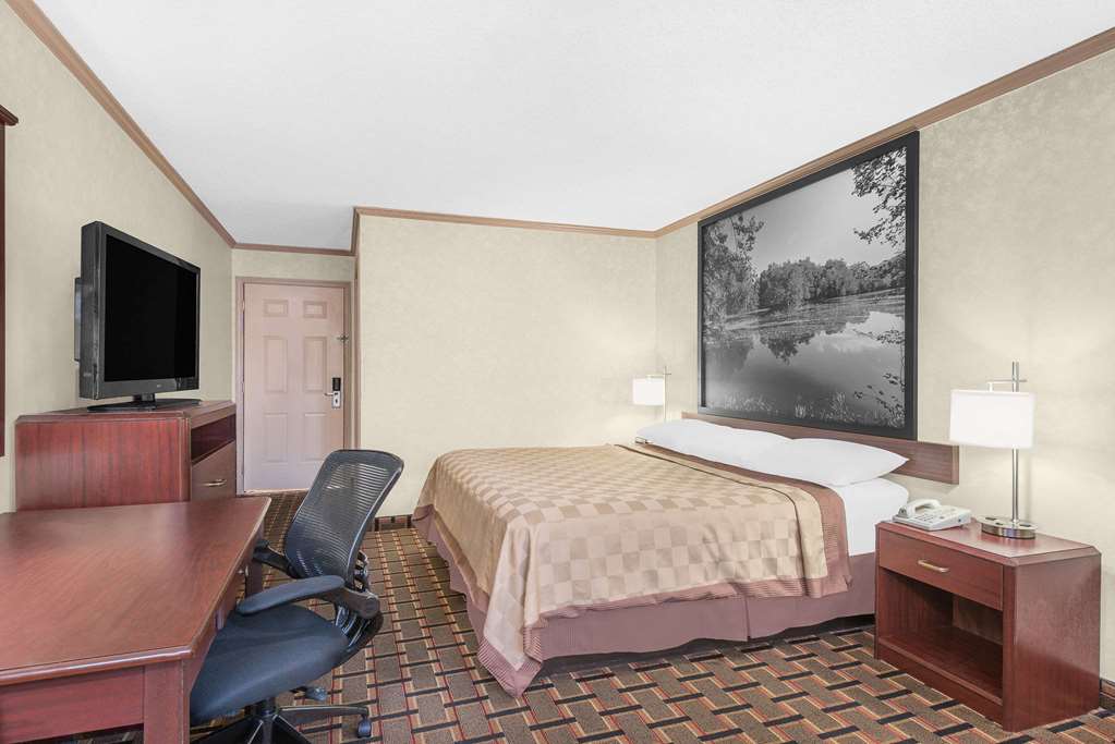 Super 8 Maumee Toledo OH - photo 10