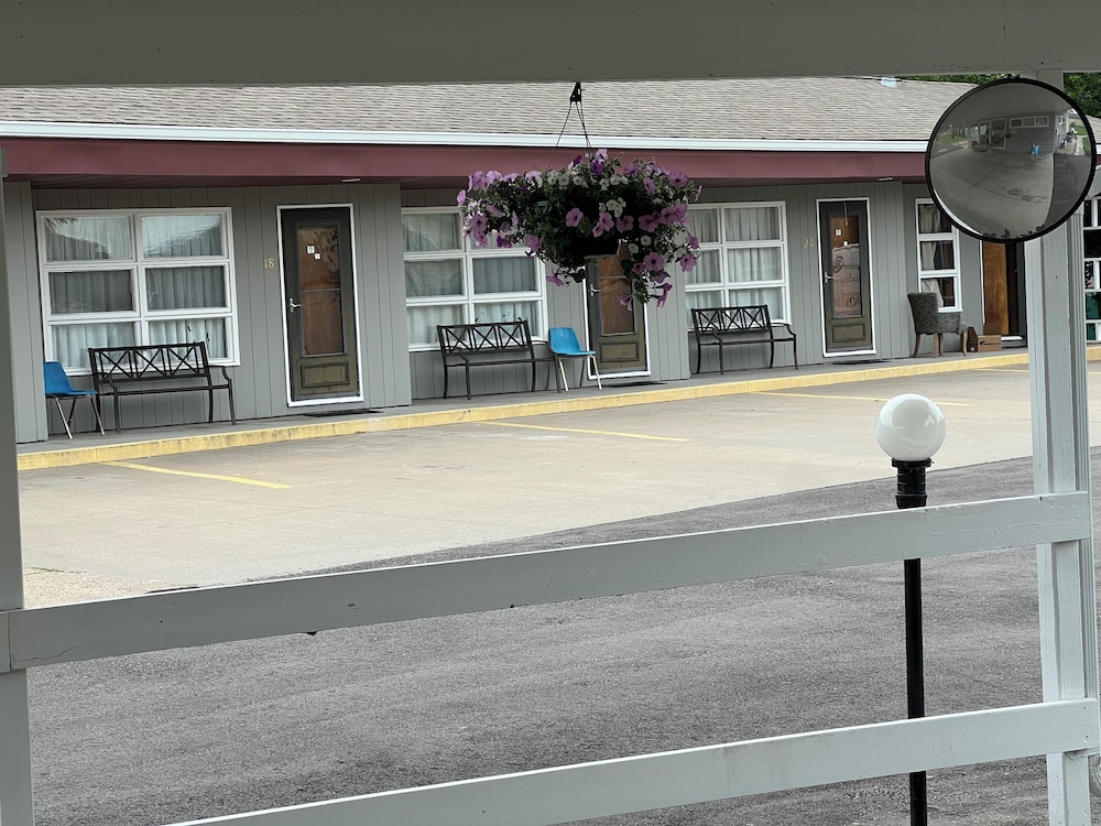 Welch Motel - photo 16