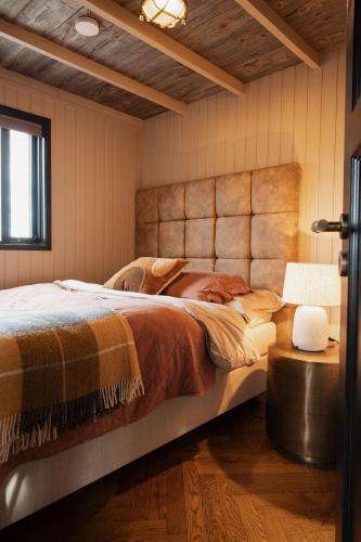 Relaxing cabin with a hot tub and sauna in south coast of Iceland