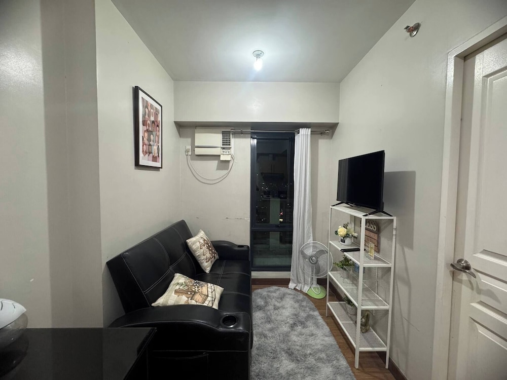 Modern Condo Apt in Flair Tower South Mandaluyong — 4-Star Luxury Hotel in Manila, Philippines