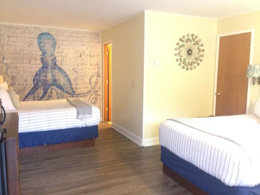 Lamplighter Inn - photo 15