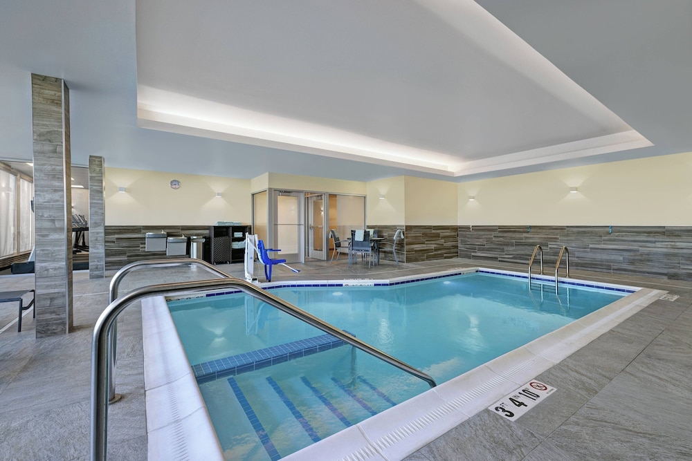 Fairfield Inn & Suites by Marriott Milwaukee Brookfield - photo 35