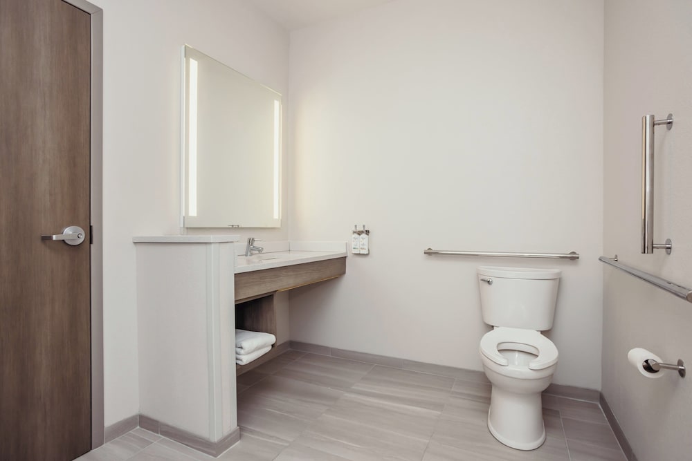 Holiday Inn Express Des Moines Ankeny by IHG - photo 12