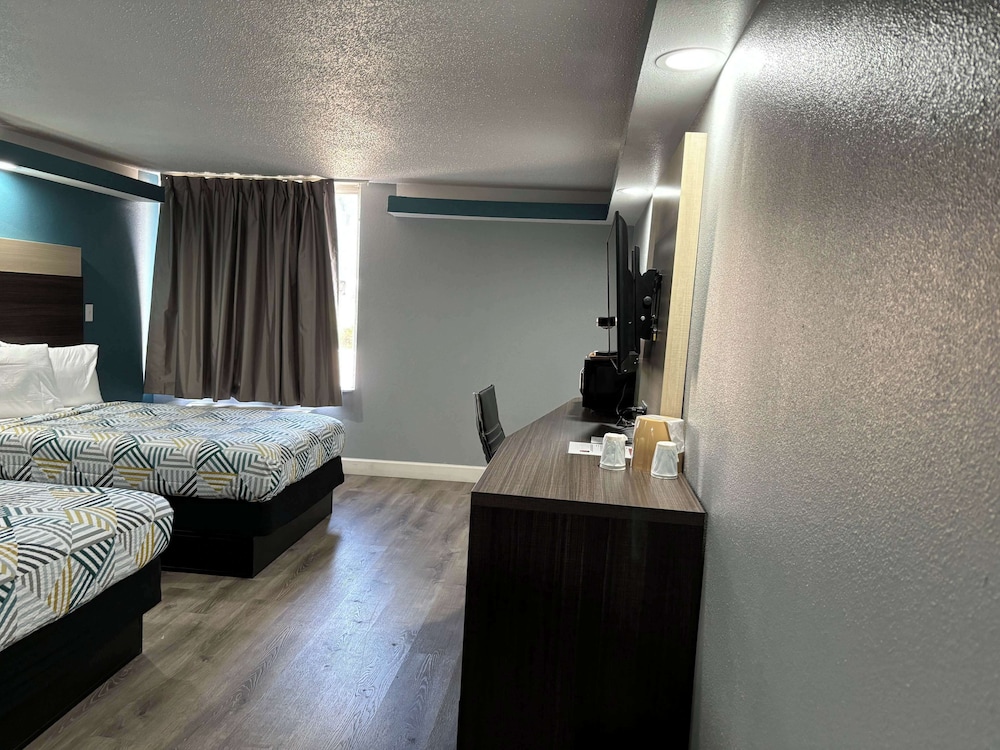 Studio 6 Suites Memphis TN East Memphis in Memphis, United States