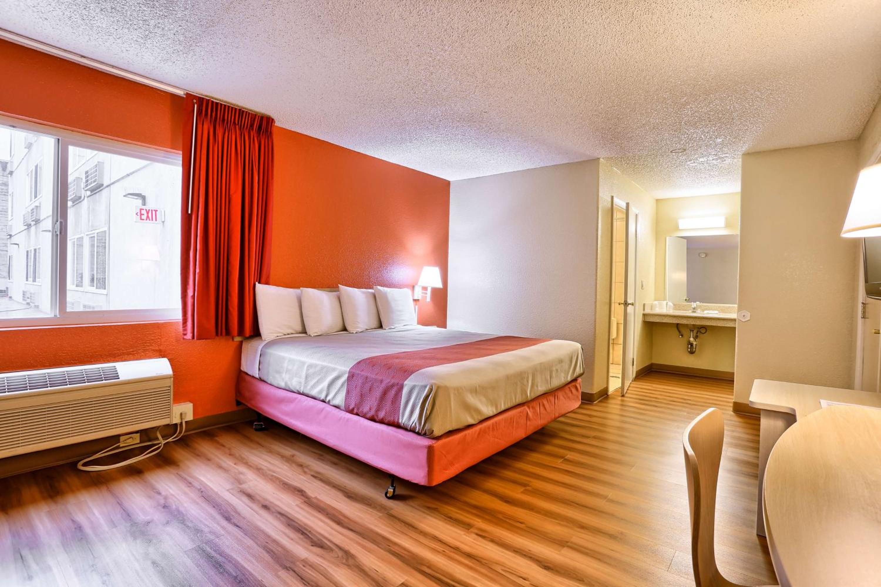 Cathedral Hill Hotel - photo 9