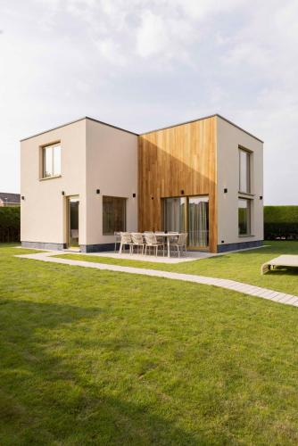 ElloStays in Middelkerke, Belgium